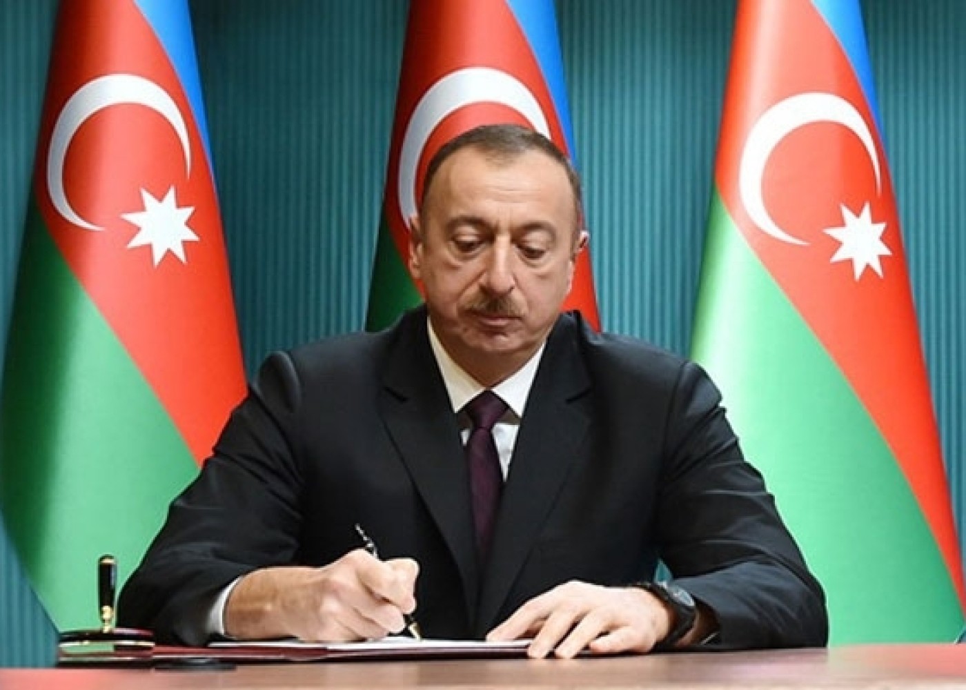 1687712916.1478525966_ilham-eliyev-imzalama (1)