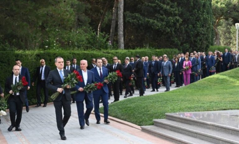 1720423142_iplomatlar-xri-v-hidl-r-xiyaban-n-ziyar-t-etdil-r-0-1657345123-780x470 (1)