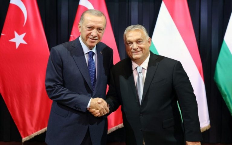 176ace39-bf45-3d7d-a79d-51b2a240ee5f_850
