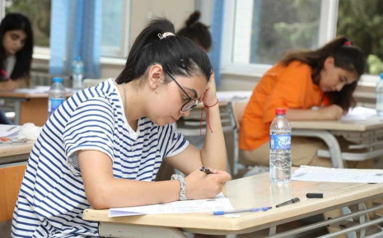 b7fa7d0a-ea54-303e-8dcb-32817d690948_850
