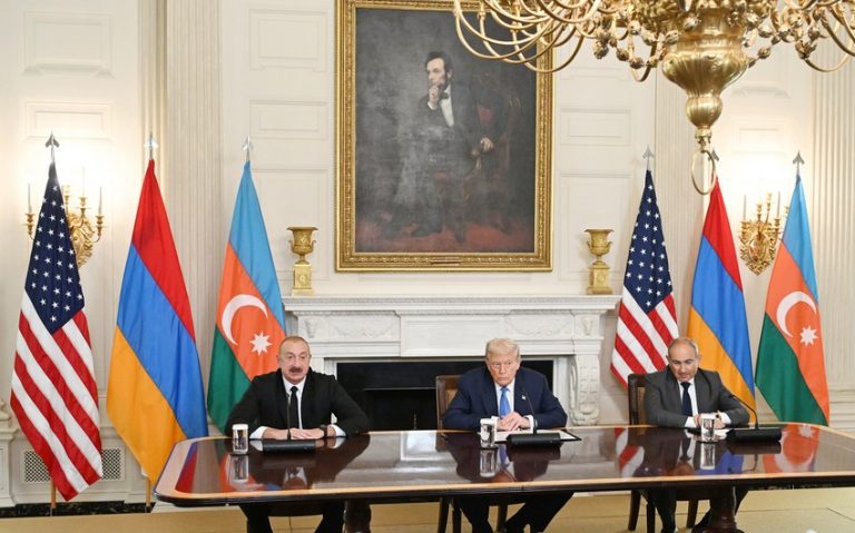 79d5cb90-191d-3c03-b6fd-d413883f9483_850