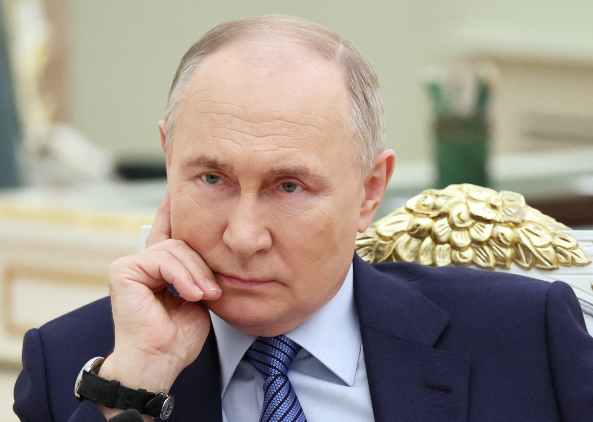 2024-03-12T170255Z_2139061719_RC2HK6AG04QB_RTRMADP_3_RUSSIA-PUTIN-1200x855 b