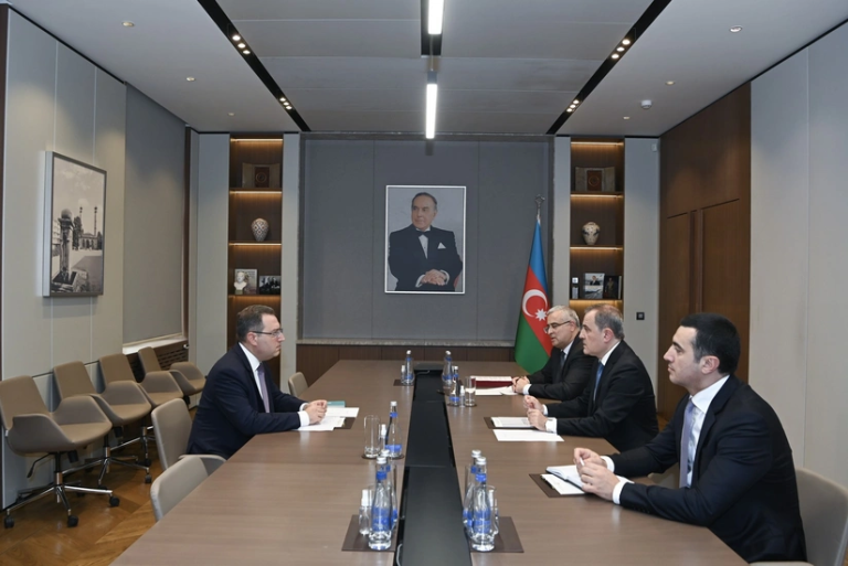 7ey0ka7Amq25PRGyjm5PikXEyCTzj6Yf7YH8HbZJ_825 b