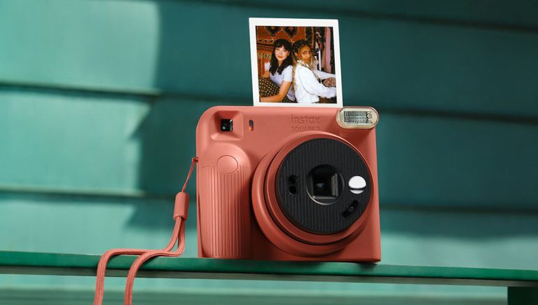 Optik işıq filtrlərinə malik Fujifilm Instax Square 2 ani çap kamerası təqdim edildi